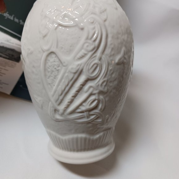 Belleek Durham Vase Hand Crafted Ireland Parian China - Picture 10 of 16
